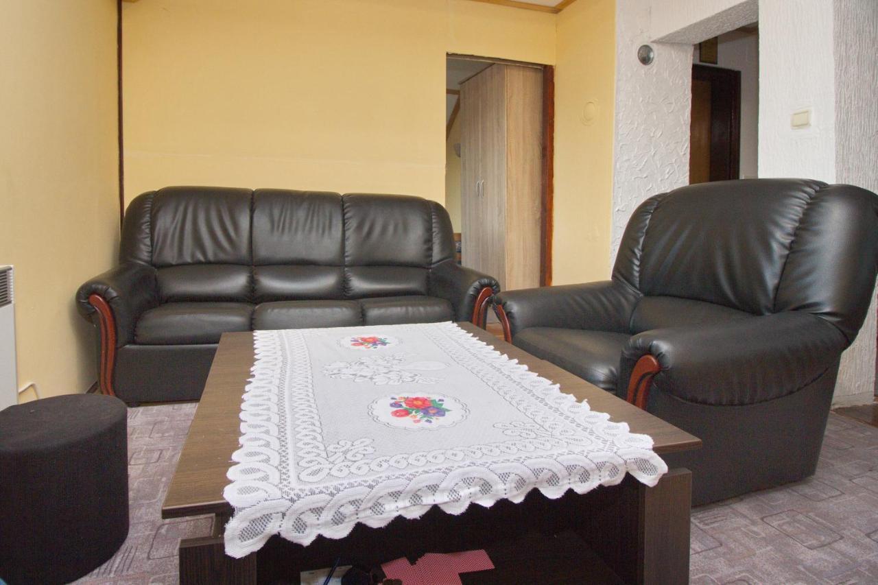 Smestaj Kod Nine I Matije Cajetina  Bagian luar foto